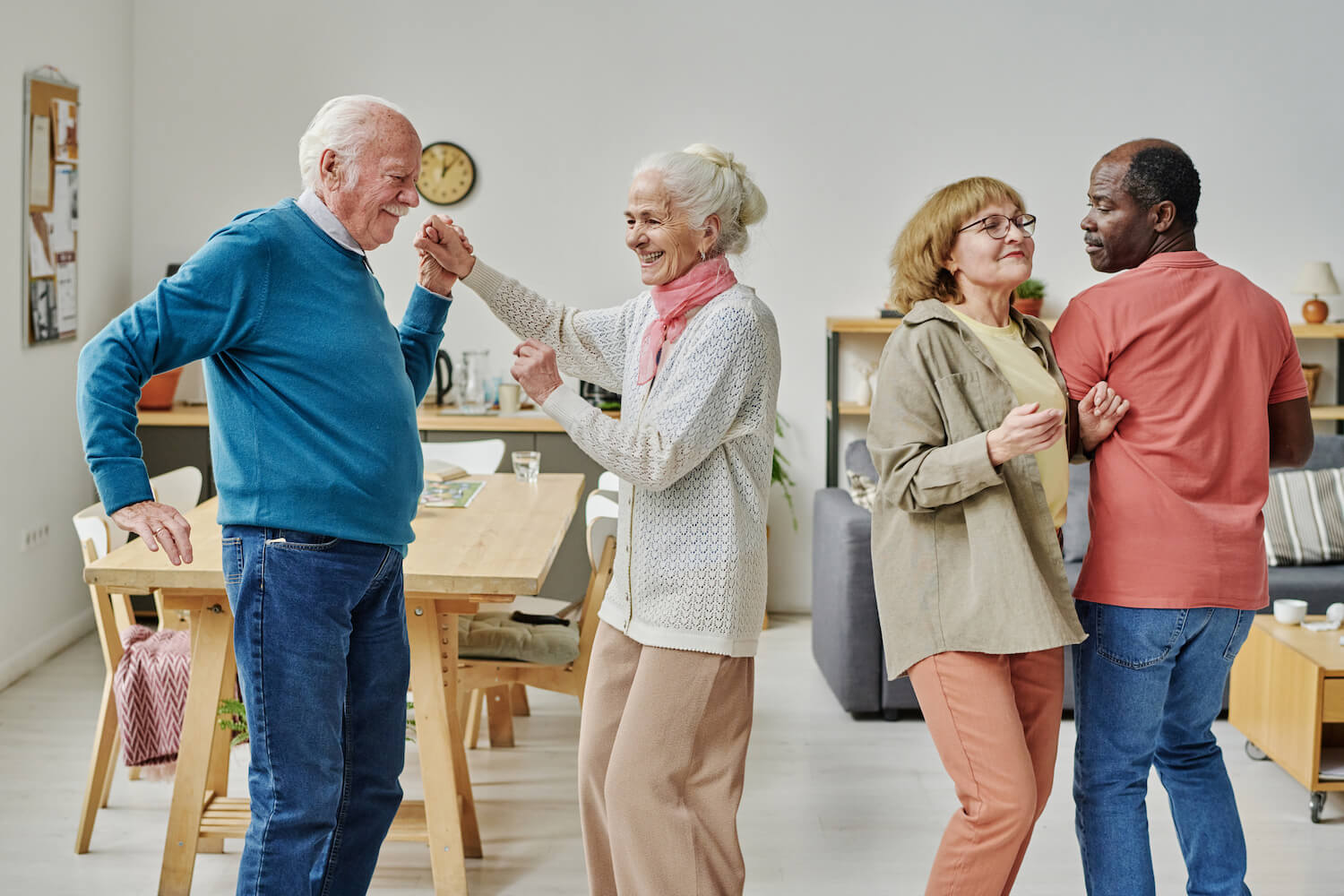 Exploring the Role of Crafting in Group Therapy: Promoting Connections and Sharing Experiences